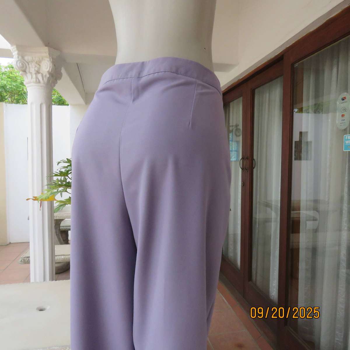 WOOLWORTHS thistle purple dress pants in poly-viscose size 44. Side pockets.