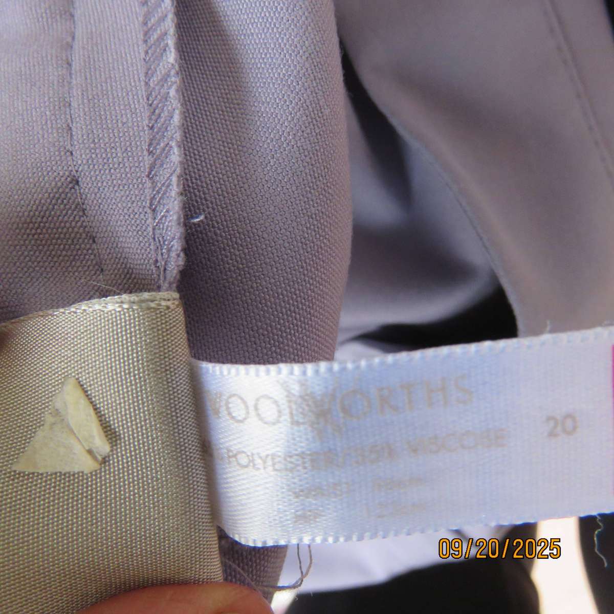 WOOLWORTHS thistle purple dress pants in poly-viscose size 44. Side pockets.