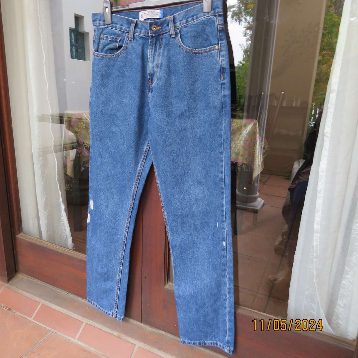 High quality hard wearing 100% cotton blue denim STONEHARBOUR fashion jeans size 32.As new