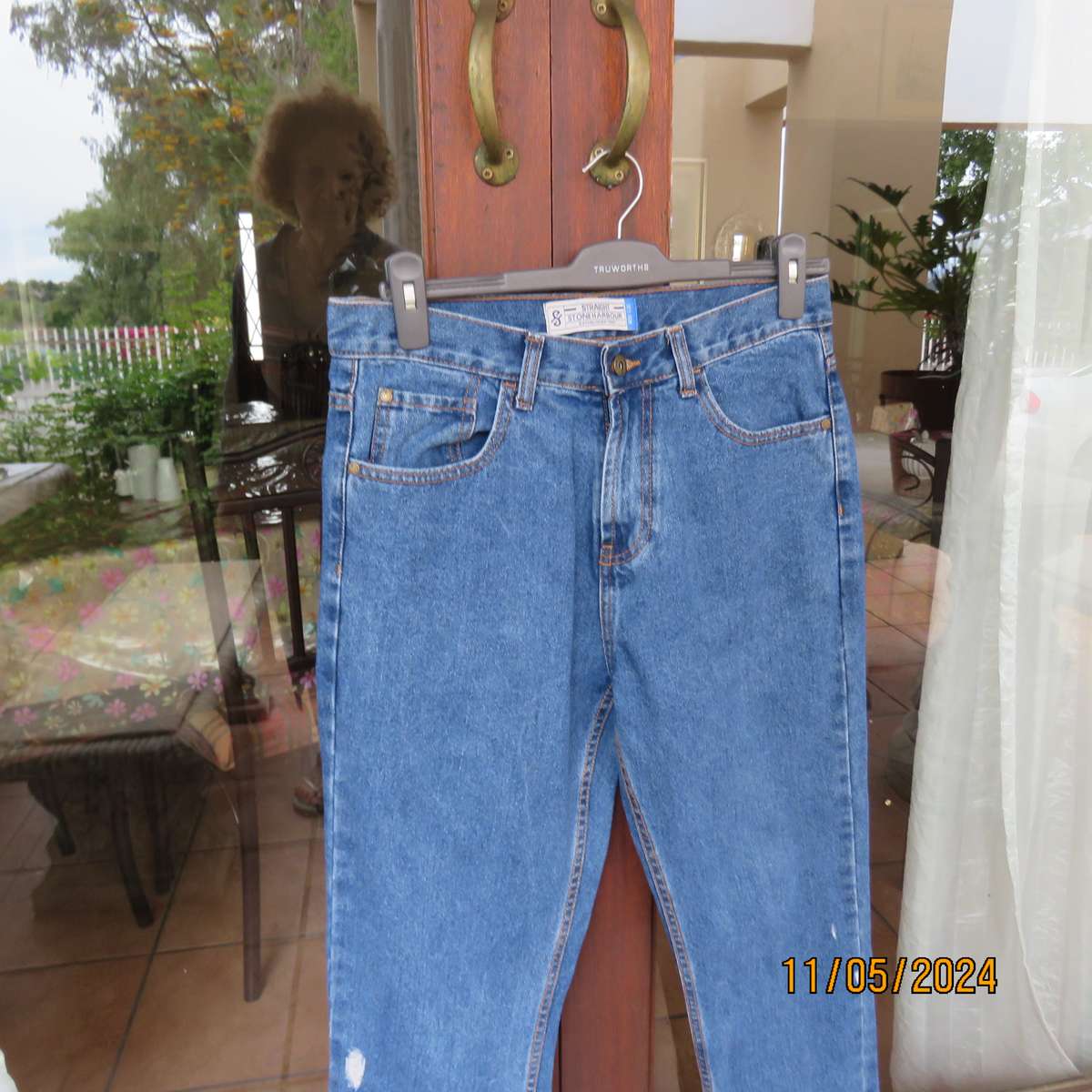 High quality hard wearing 100% cotton blue denim STONEHARBOUR fashion jeans size 32.As new