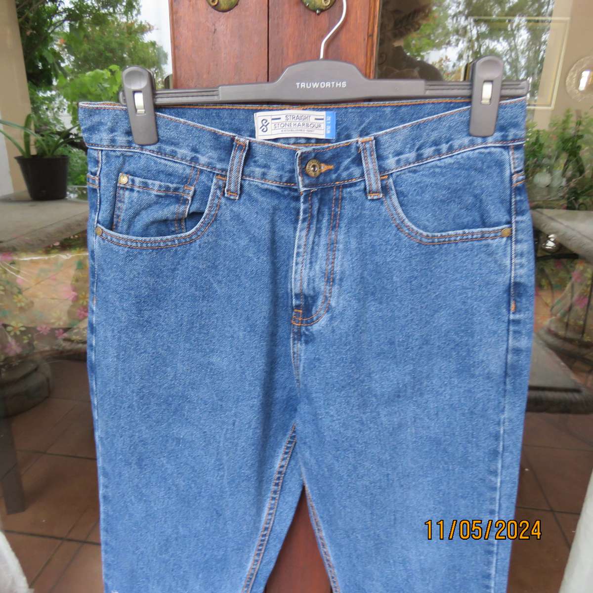 High quality hard wearing 100% cotton blue denim STONEHARBOUR fashion jeans size 32.As new