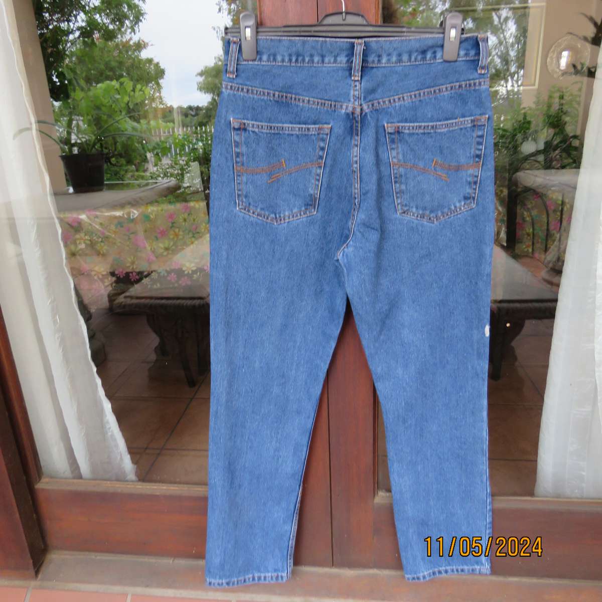 High quality hard wearing 100% cotton blue denim STONEHARBOUR fashion jeans size 32.As new