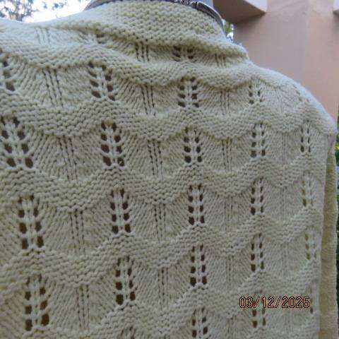 Lemon yellow acrylic knit pullover cardigan knitted in lace stitch with scalloped edging. Size 42