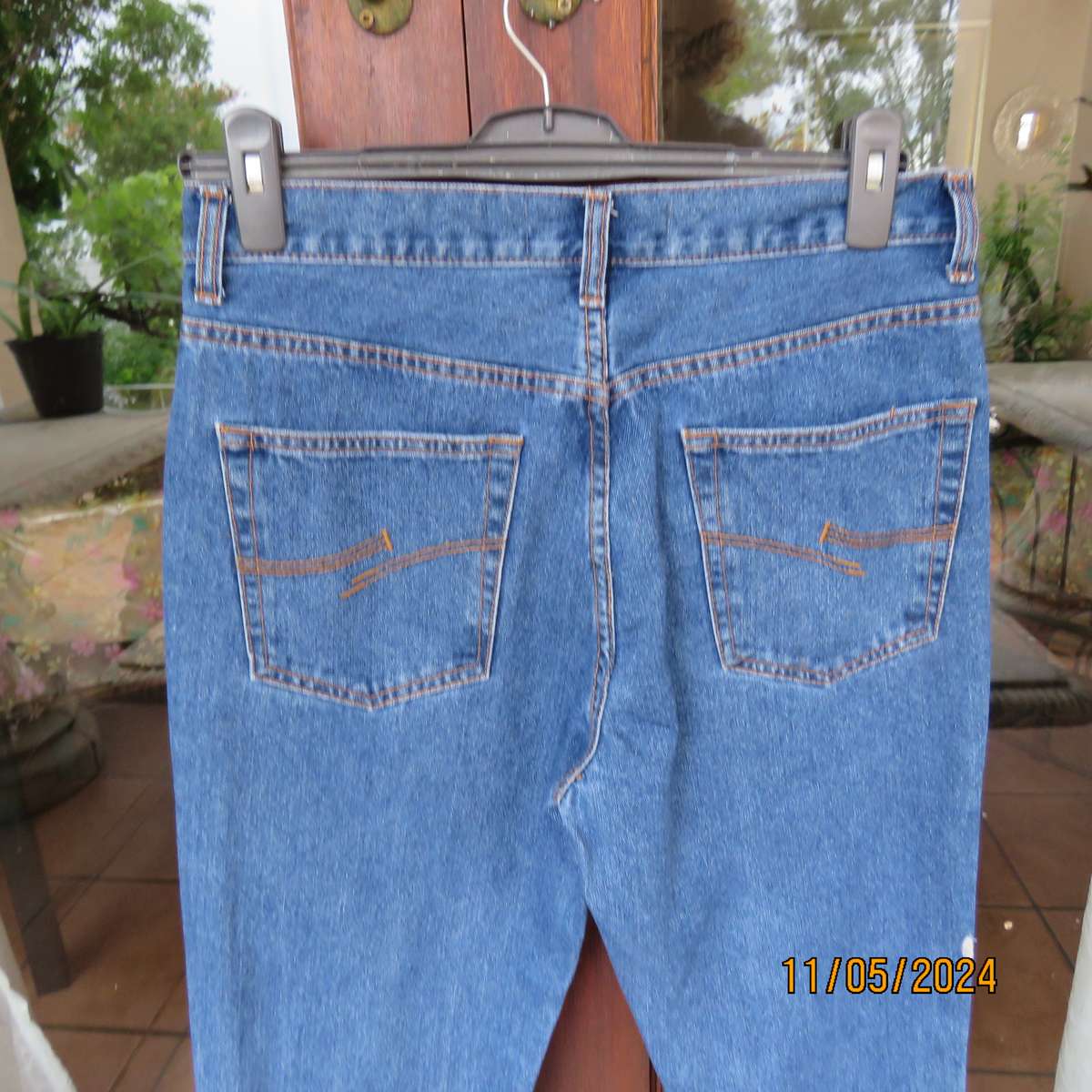 High quality hard wearing 100% cotton blue denim STONEHARBOUR fashion jeans size 32.As new