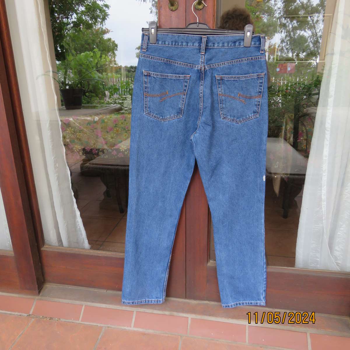 High quality hard wearing 100% cotton blue denim STONEHARBOUR fashion jeans size 32.As new