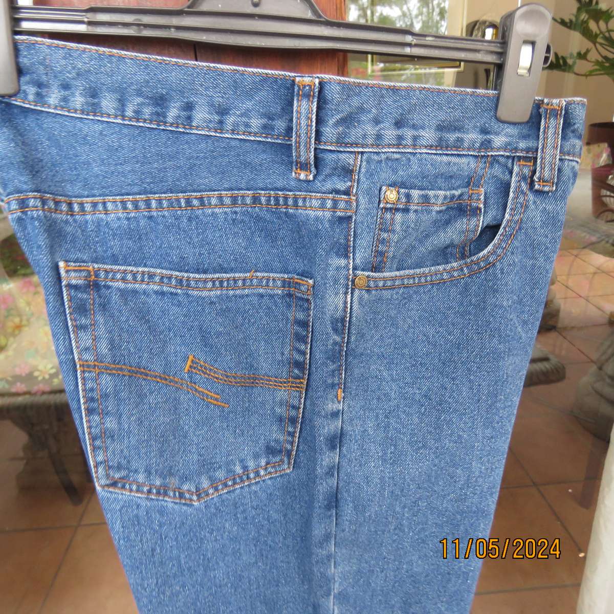 High quality hard wearing 100% cotton blue denim STONEHARBOUR fashion jeans size 32.As new