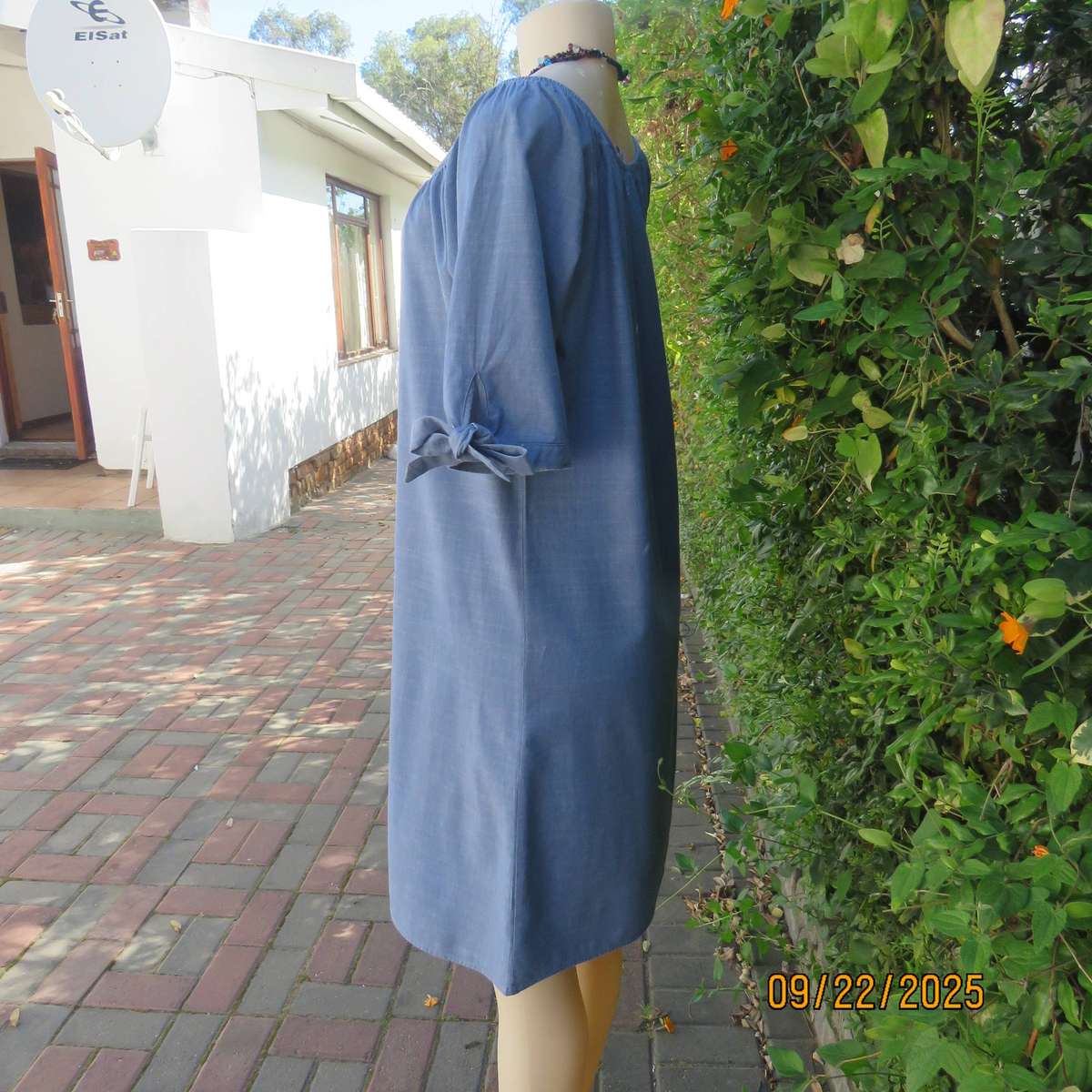 EXACT denim blue cotton-viscose shift dress. Wide elasticated neckline. Size 36