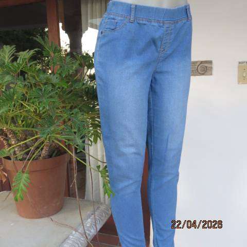 FIX blue denim jeggings women size 36 with back pockets and front dummies