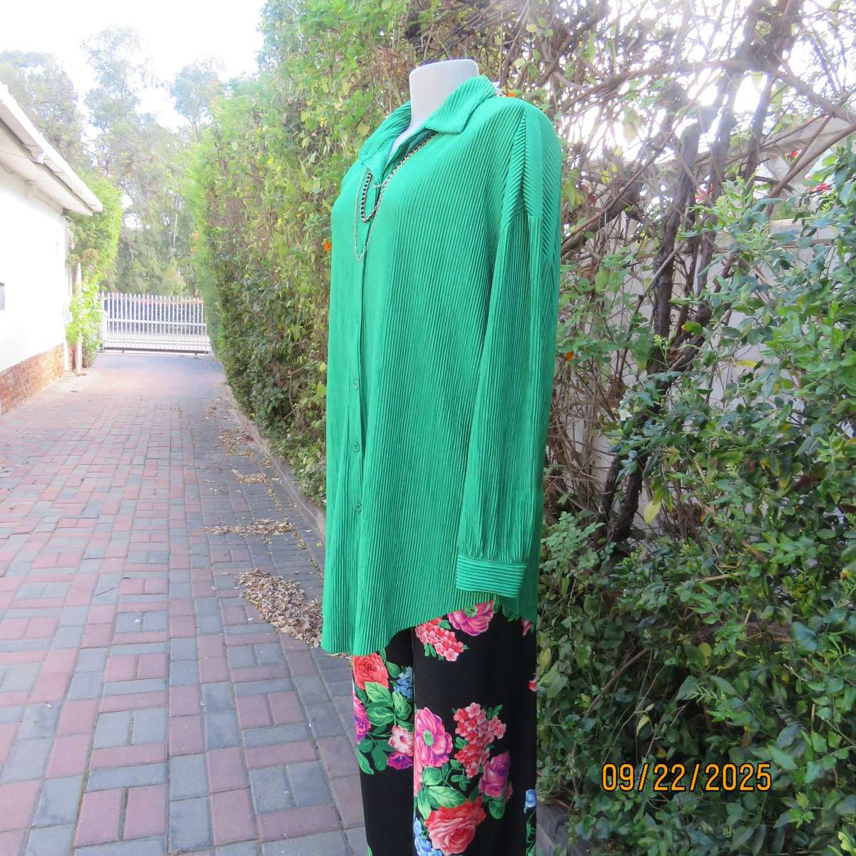 LE COUTURE true green permanent pleated stretch polyester long top size 44