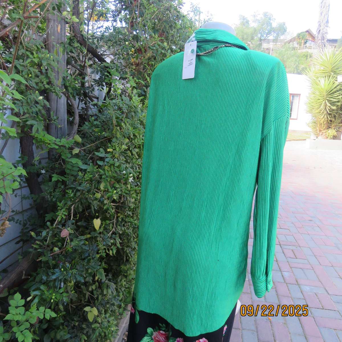 LE COUTURE true green permanent pleated stretch polyester long top size 44