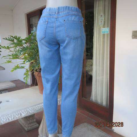 FIX blue denim jeggings women size 36 with back pockets and front dummies