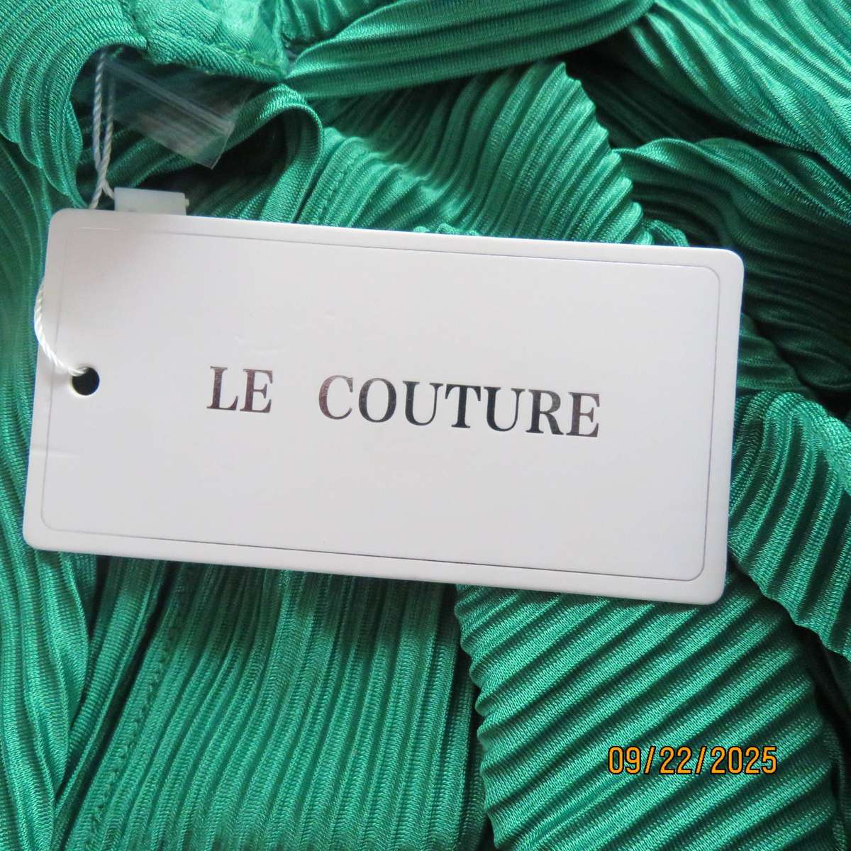 LE COUTURE true green permanent pleated stretch polyester long top size 44