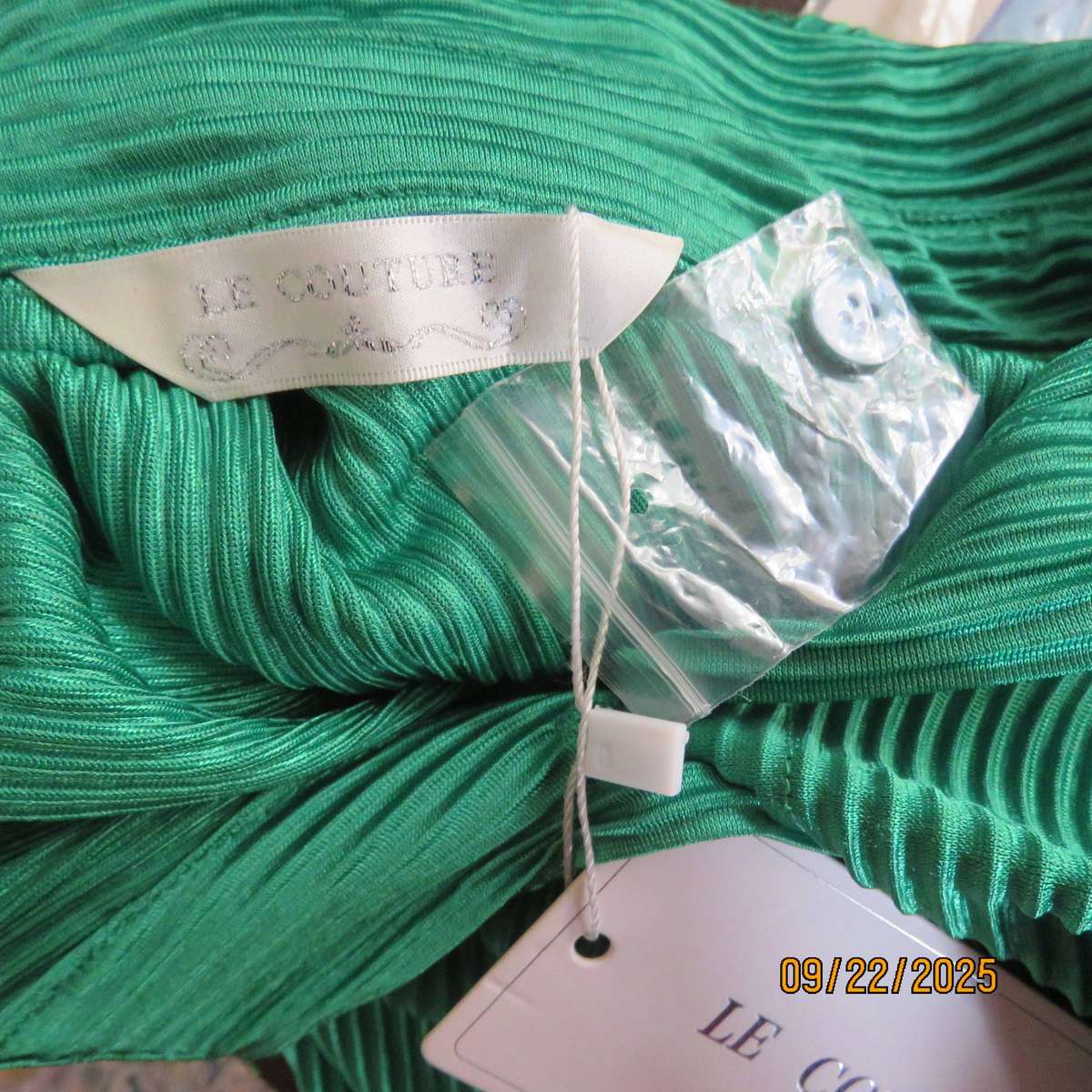 LE COUTURE true green permanent pleated stretch polyester long top size 44