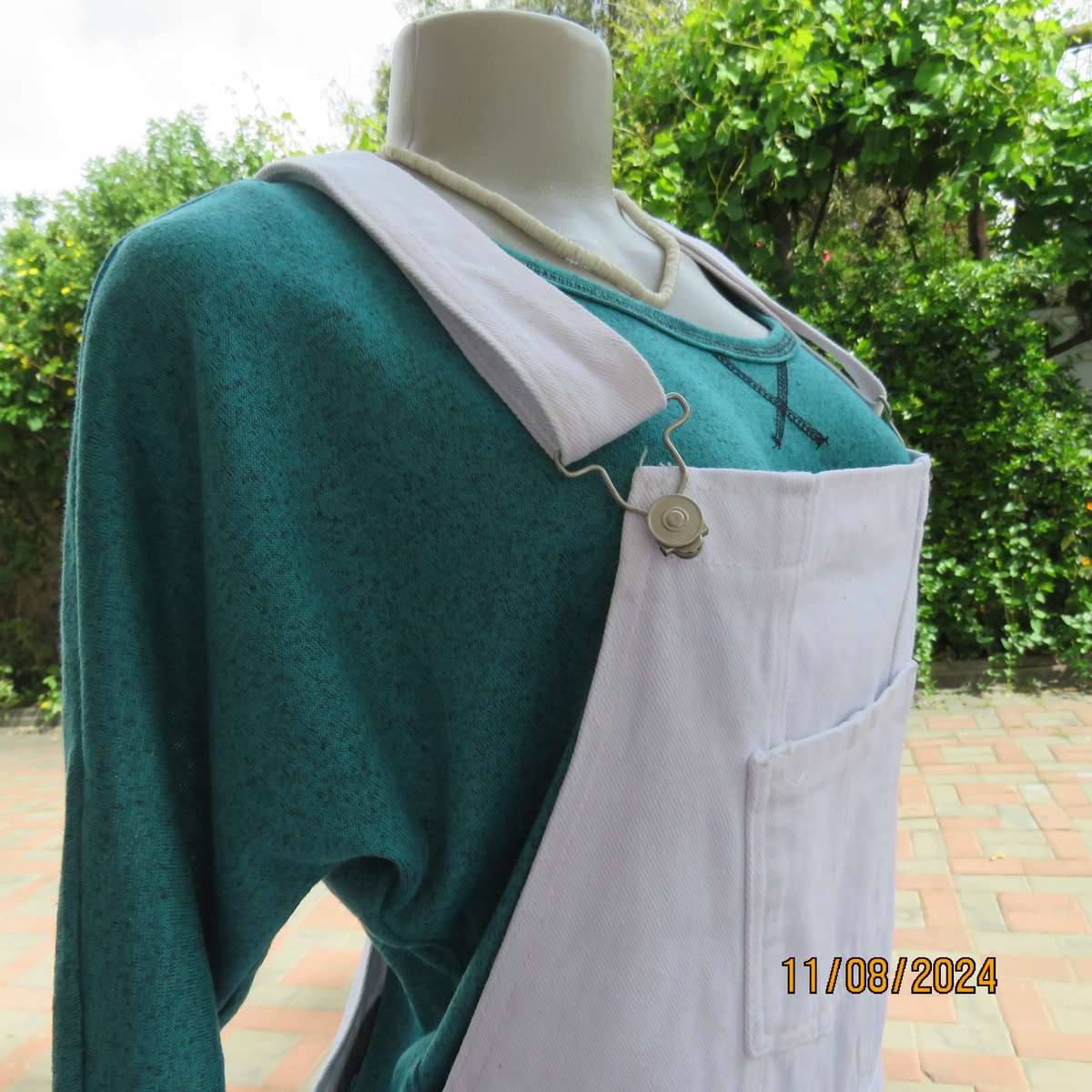 Off duty white 100% heavy cotton modern distressed look knee length jumpsuit size 34. As new cond.