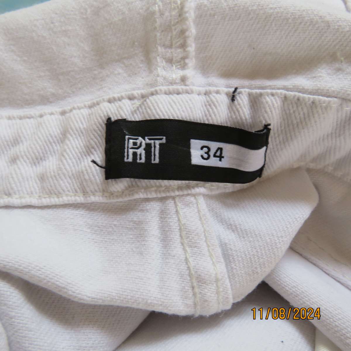 Off duty white 100% heavy cotton modern distressed look knee length jumpsuit size 34. As new cond.