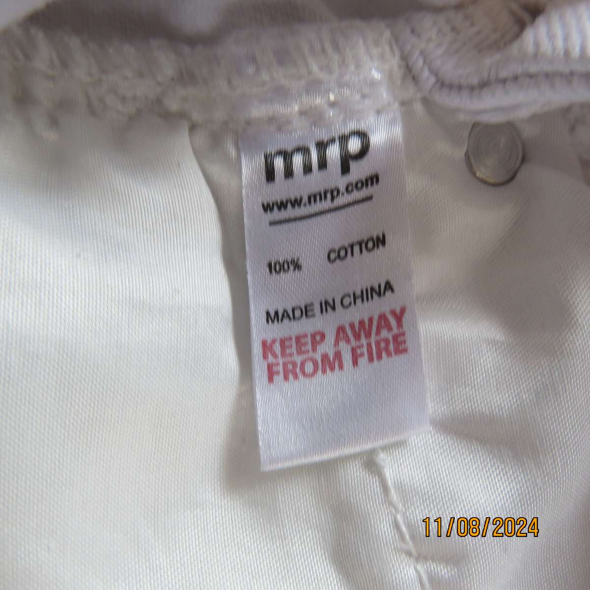 Off duty white 100% heavy cotton modern distressed look knee length jumpsuit size 34. As new cond.