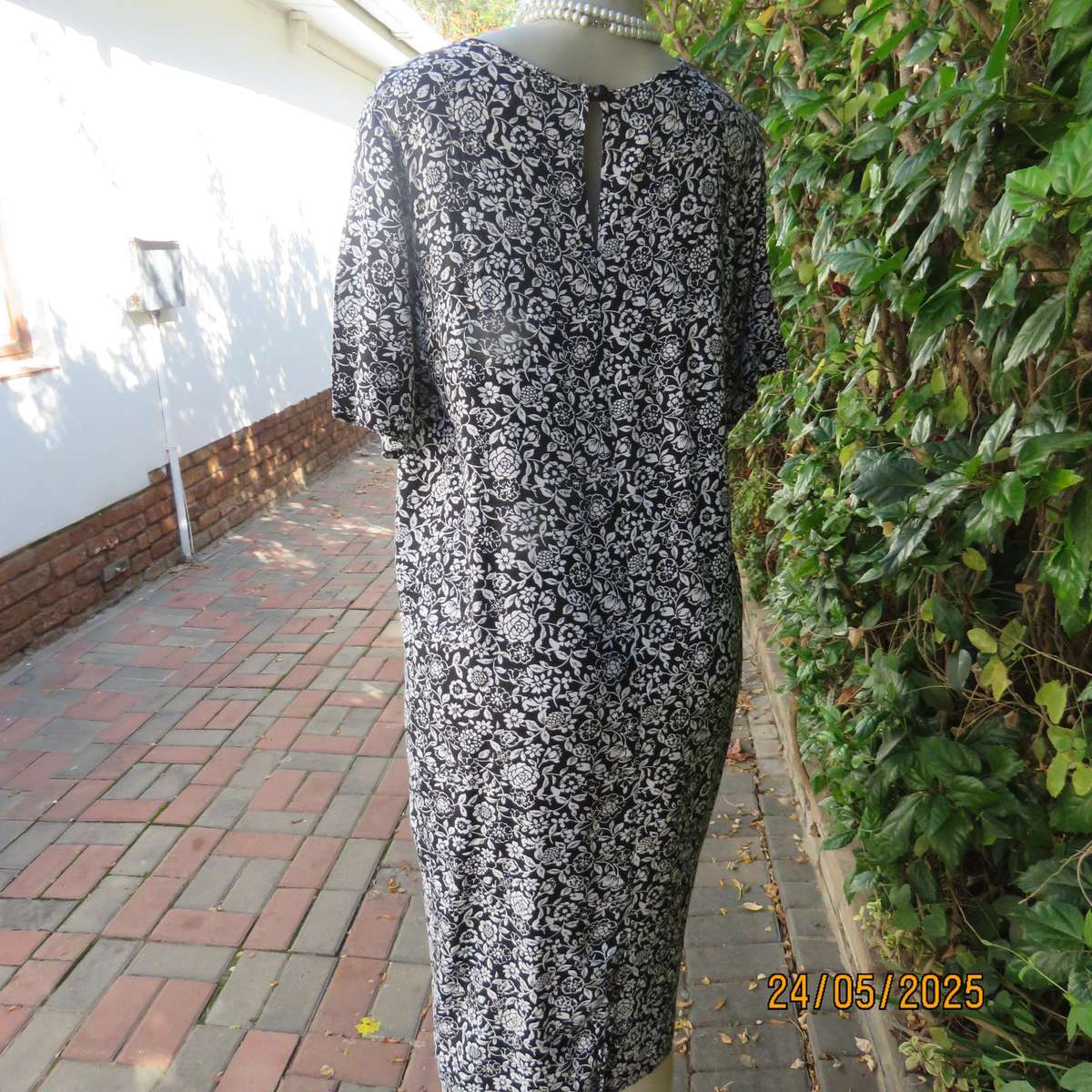 RIVIERA black-white floral viscose maternity fold over dress size 38. Short sleeves.