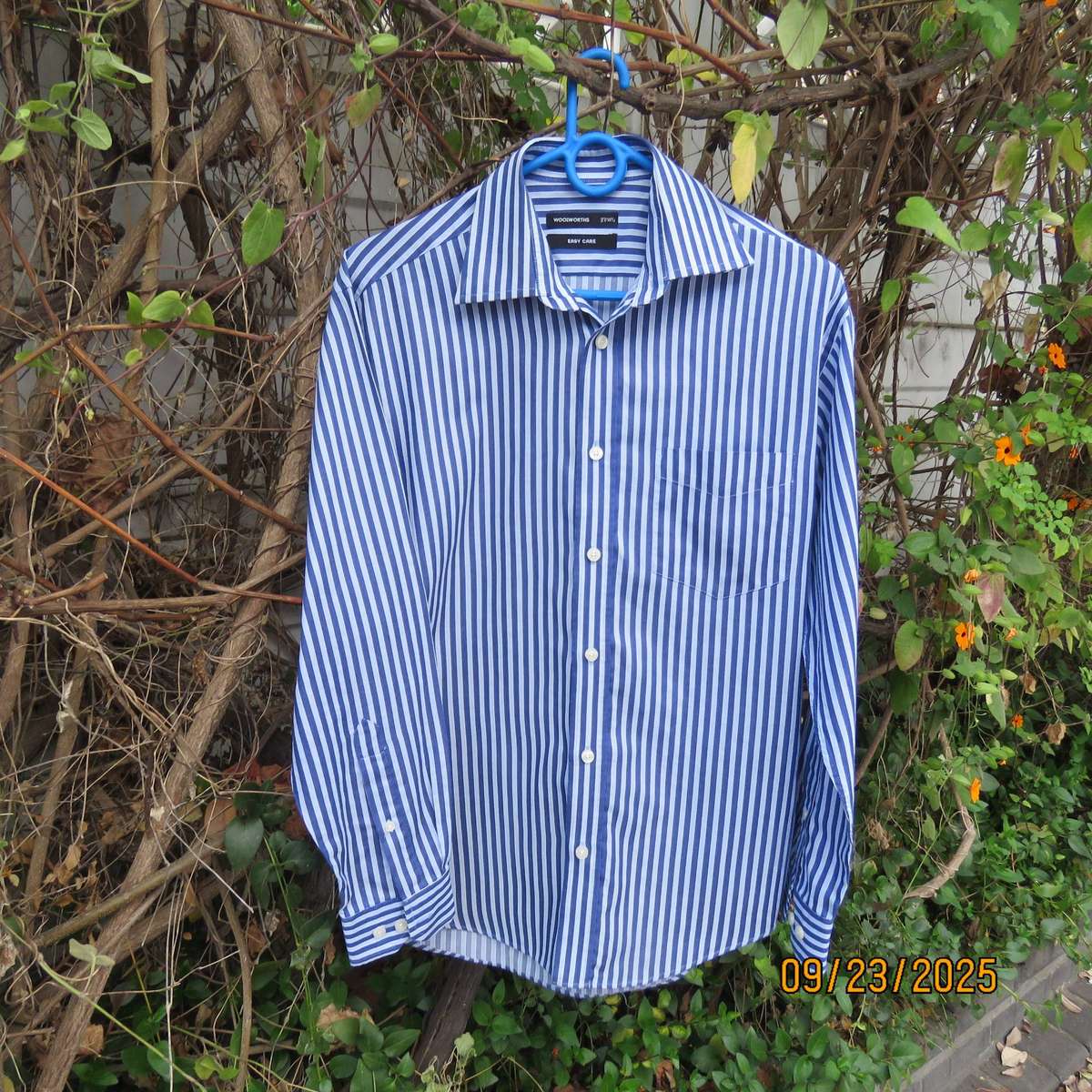 WOOLWORTHS navy-light blue vertical striped long sleeve polycotton shirt size M