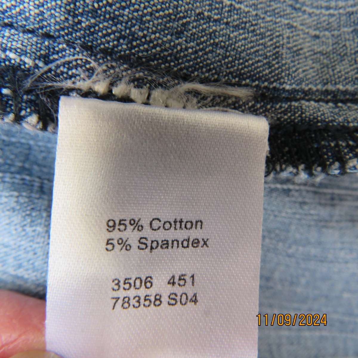 Beautiful structured blue denim jean cotton stretch jacket size 40. By OBR. As new cond