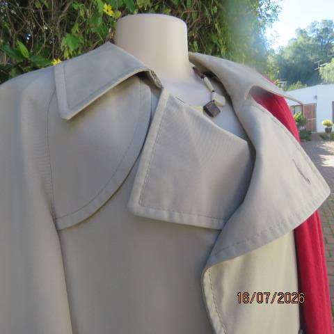 Roy trench coat woven crown crest double breast gaberdine waterproof size 42