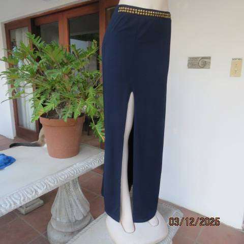 OLIVE de OLIVE navy poly-rayon stretch maxi skirt with high right front slit. Size 36