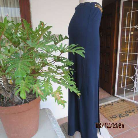 OLIVE de OLIVE navy poly-rayon stretch maxi skirt with high right front slit. Size 36