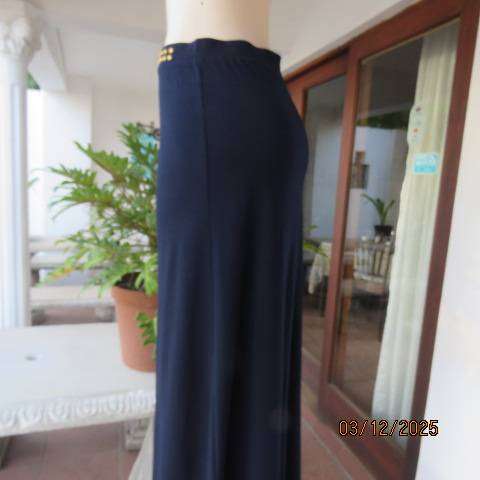 OLIVE de OLIVE navy poly-rayon stretch maxi skirt with high right front slit. Size 36