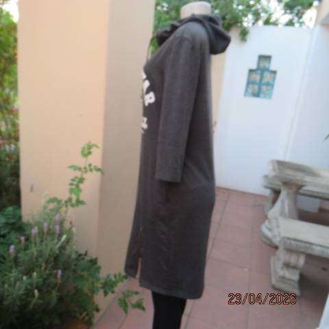 Comeng grey warm cotton stretch hooded dress long top with white logos, size 38