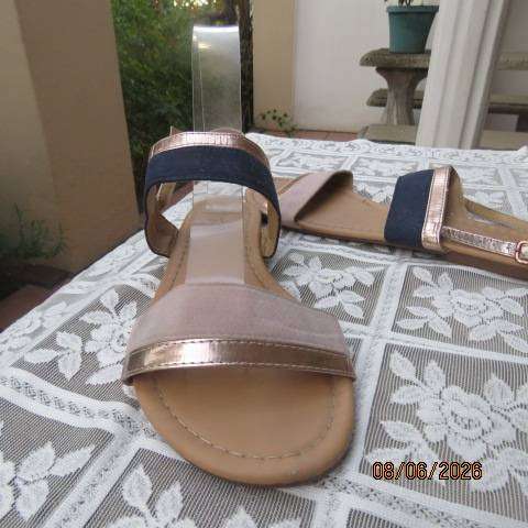 MMM summer ankle strap sandals with 2 straps navy beige with metallic size 8