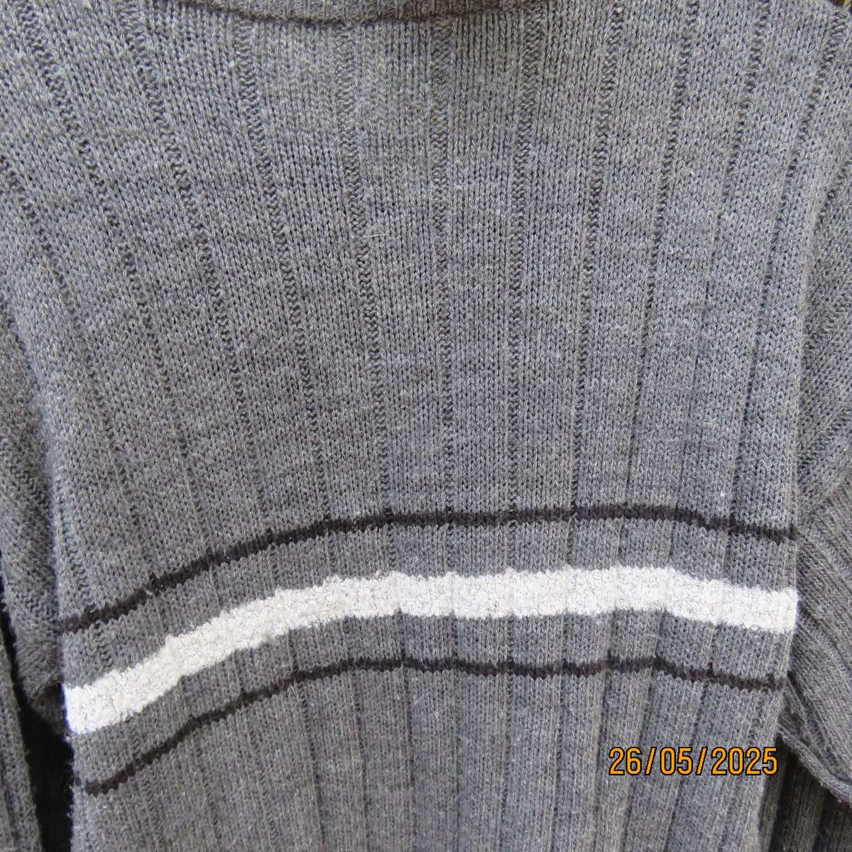 Men's STONE HARBOUR steel grey acrylic knit pullover sweater. Size Large.