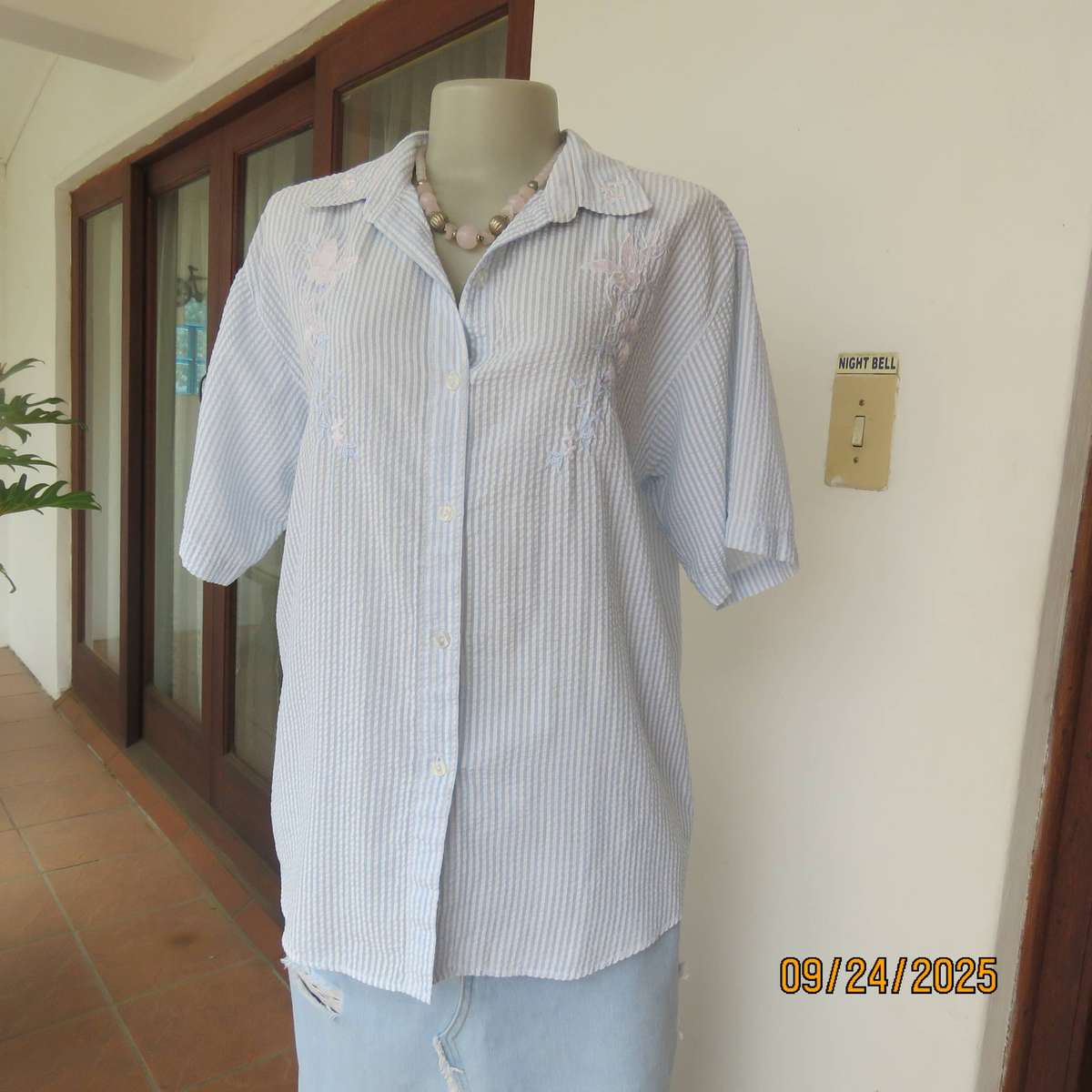 Bubble polycotton blue-white vertical striped short sleeve embroidered top. Size 38