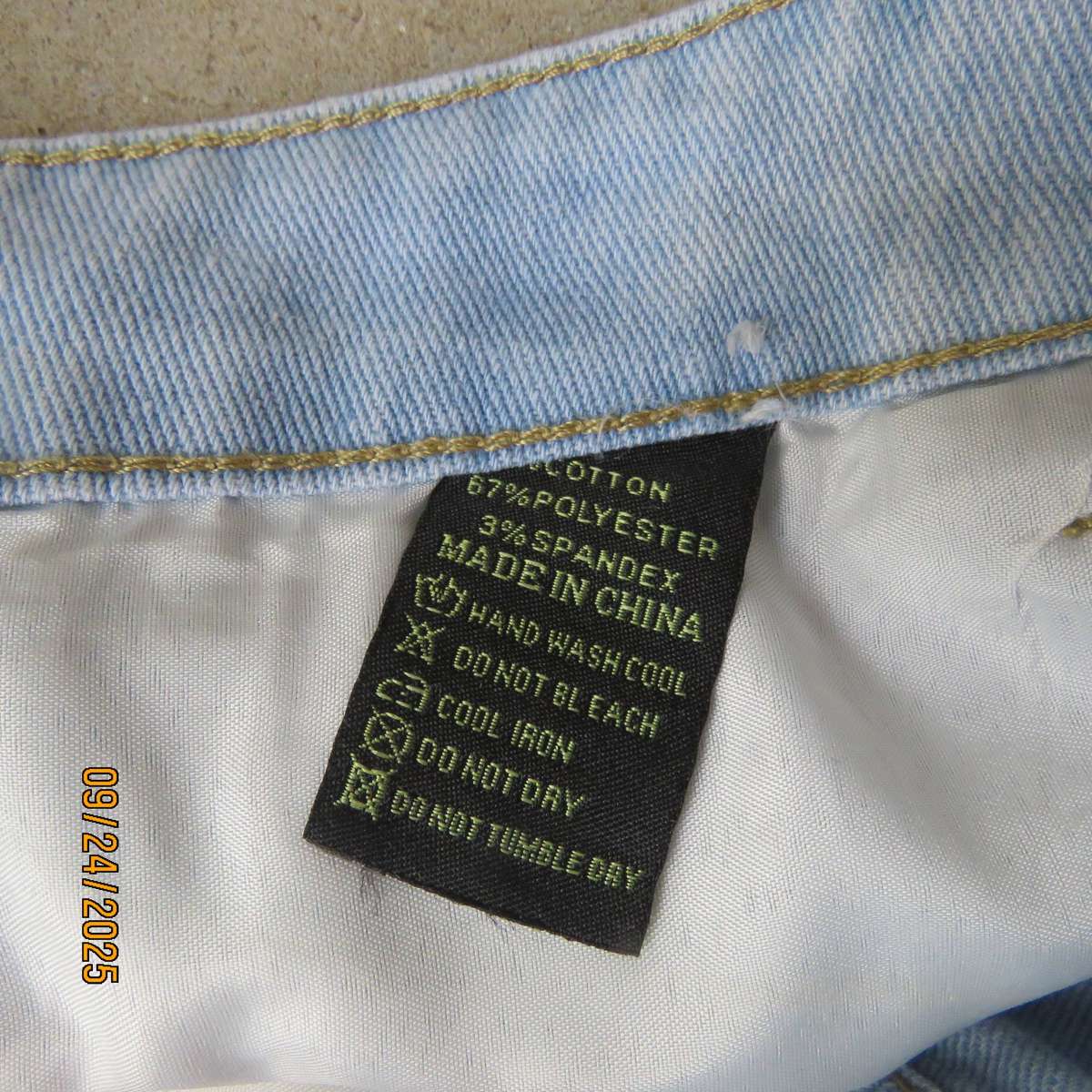 NEW IDOL light blue distressed look denim skirt with V hem opening. Size 40-42