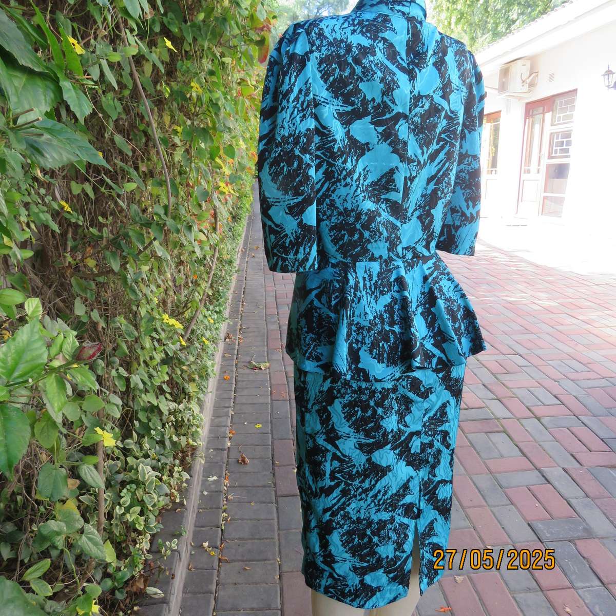 TRUWORTHS peplum style jade-black size 34 dress in embossed polyester. Vintage late 80's