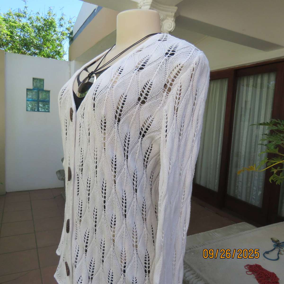 BASICALLY Natural white cotton knit long sleeve cardigan. From Knysna. Size 40