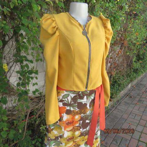 SHEIN mustard cropped long sleeve zip-up top in corded warm polyester, size 36
