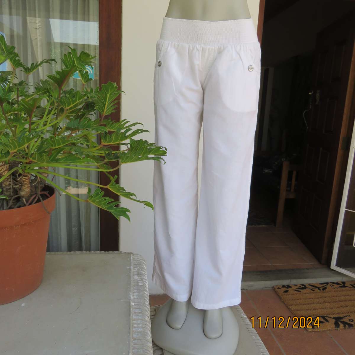 WOOLWORTHS linen-cotton blend white wide legged pants size 36.No stretch. Wide elasticated waist.