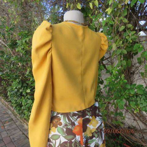SHEIN mustard cropped long sleeve zip-up top in corded warm polyester, size 36