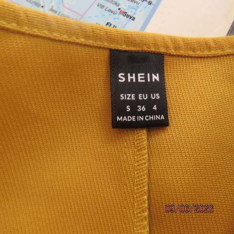SHEIN mustard cropped long sleeve zip-up top in corded warm polyester, size 36