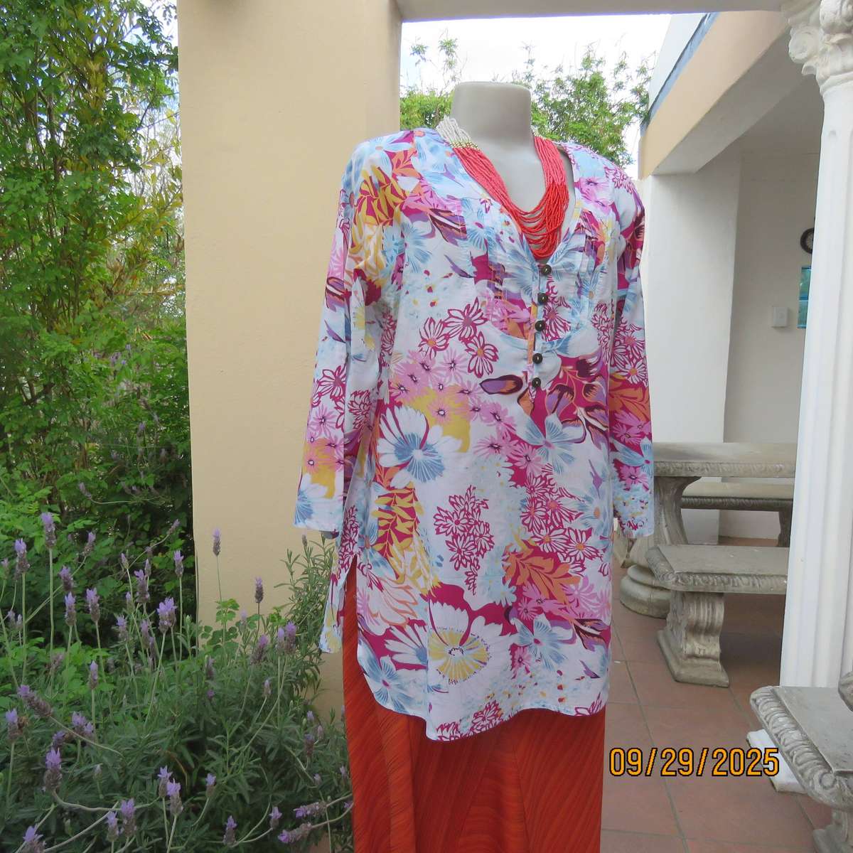 NEWS slip over V neck colourful floral long sleeve top in polycotton. Size 40