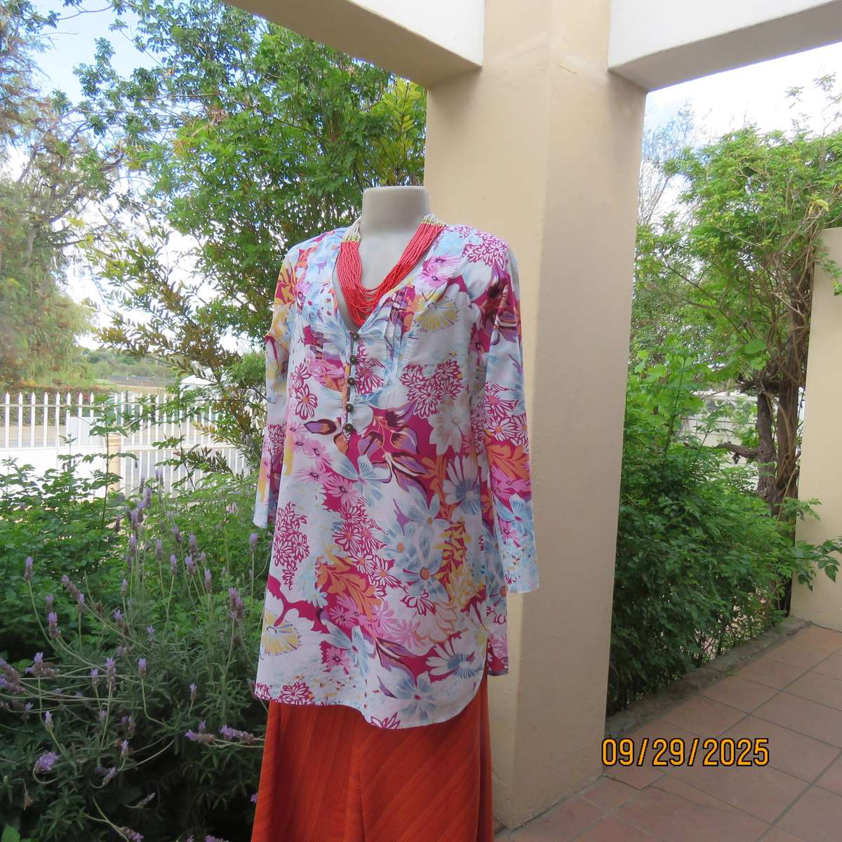 NEWS slip over V neck colourful floral long sleeve top in polycotton. Size 40