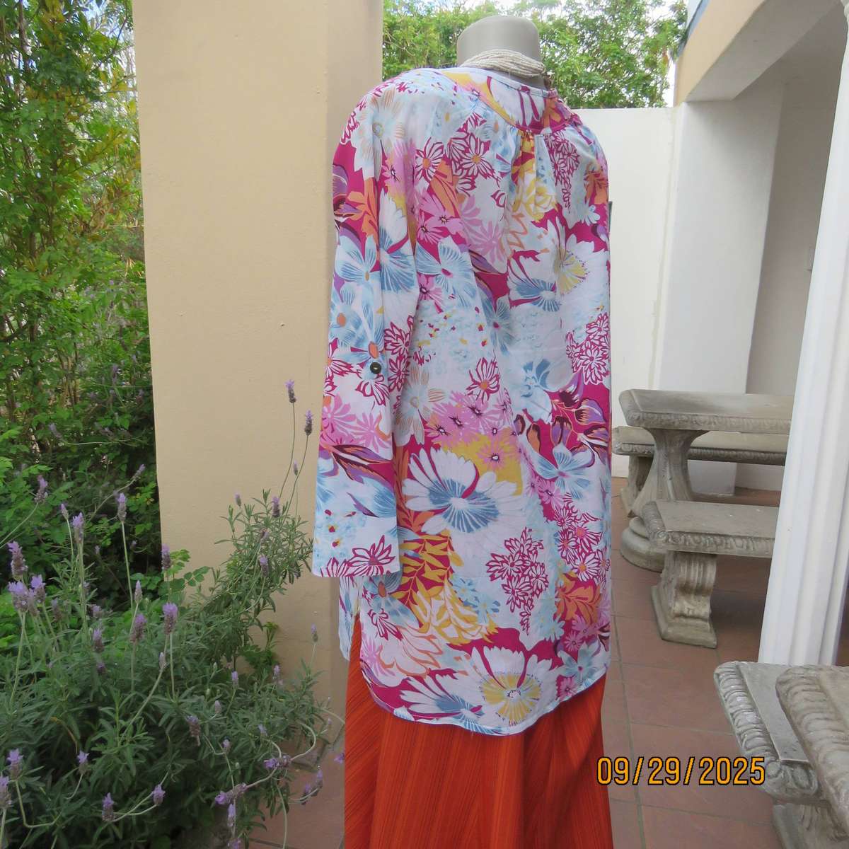 NEWS slip over V neck colourful floral long sleeve top in polycotton. Size 40