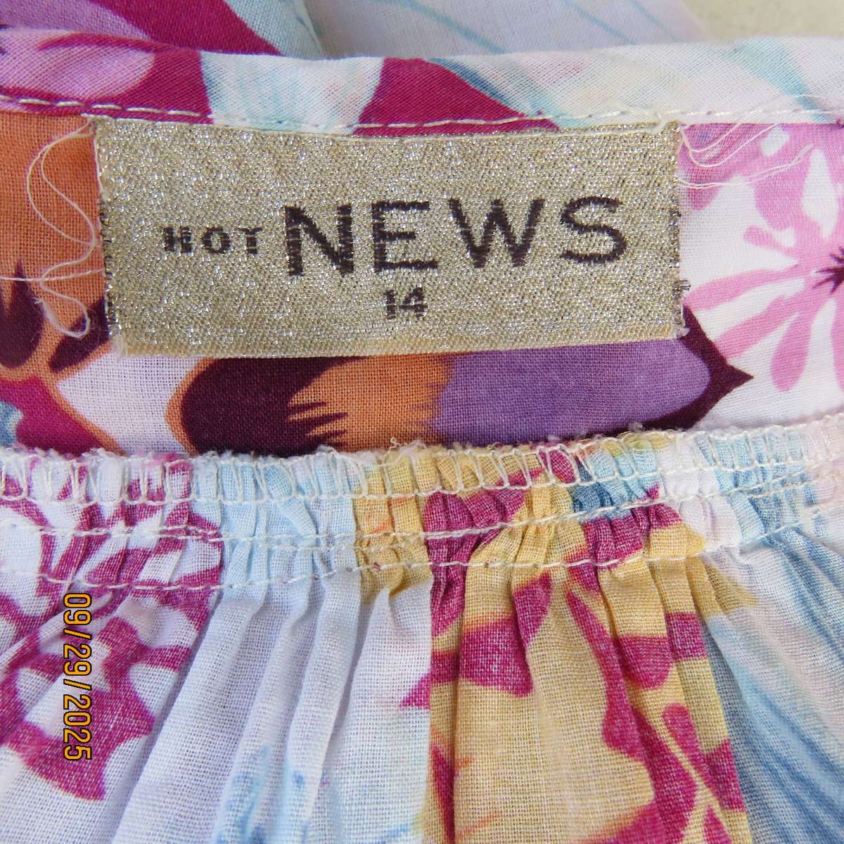 NEWS slip over V neck colourful floral long sleeve top in polycotton. Size 40