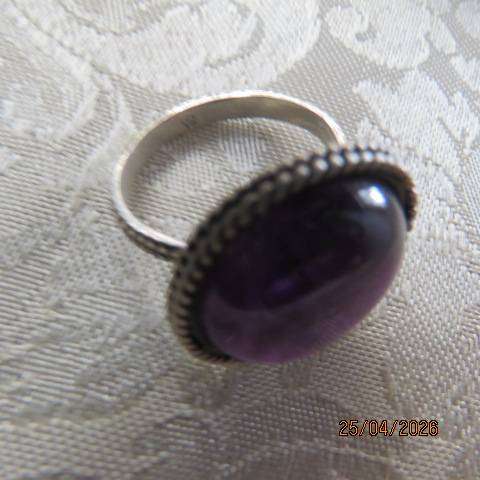 Silver 925 ladies ring with large round purple amethyst stone, size 9