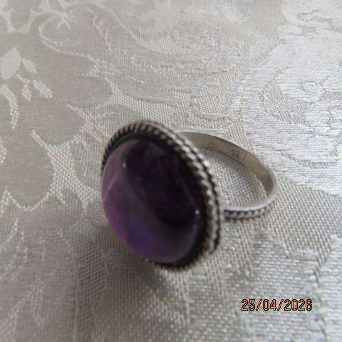 Silver 925 ladies ring with large round purple amethyst stone, size 9