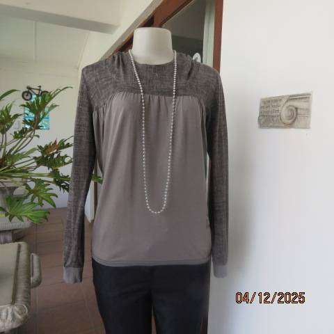 ECKO RED urban wear grey hooded slip over polycotton stretch long sleeve top. Size 34