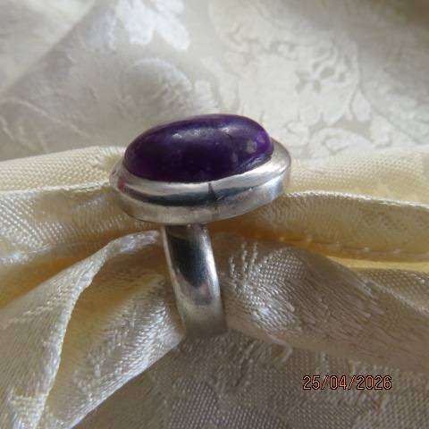 Heavy 925 Silver Ladies Ring with Purple Amethyst Oval Stone, Size 9.5