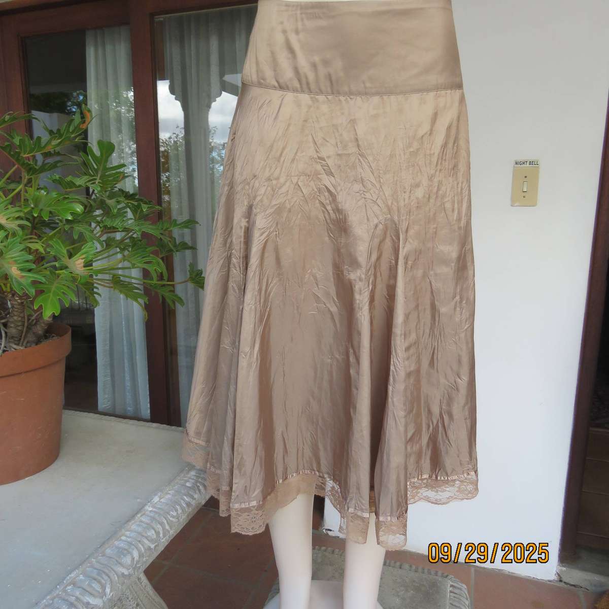 OASIS dark golden beige silky creased gored skirt with yoked waistband. Size 38