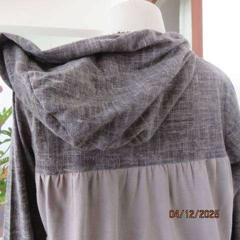 ECKO RED urban wear grey hooded slip over polycotton stretch long sleeve top. Size 34