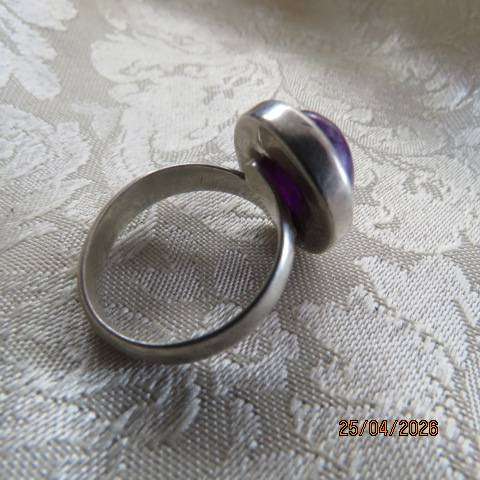 Heavy 925 Silver Ladies Ring with Purple Amethyst Oval Stone, Size 9.5