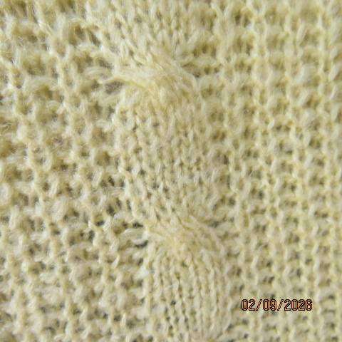 Banana yellow acrylic knit long sleeve jumper with cable pattern and crew neck size 40